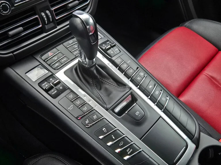 2020 Porsche Macan GTS - Image 15 of 19