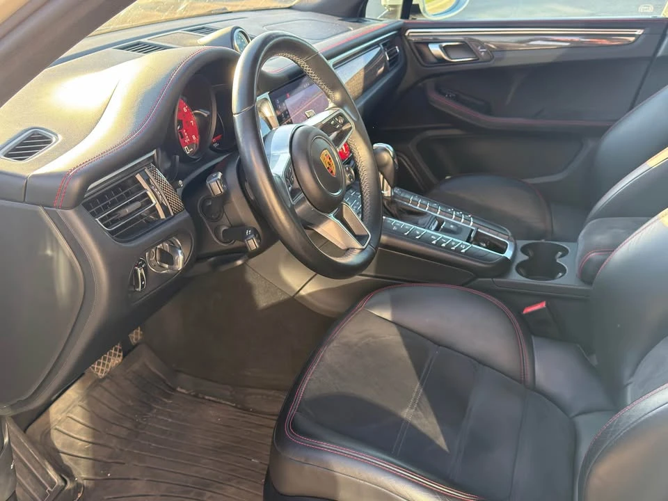 2020 Porsche Macan GTS - Image 9 of 15