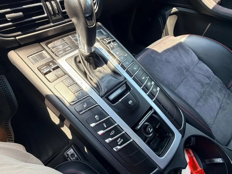 2020 Porsche Macan GTS - Image 12 of 19