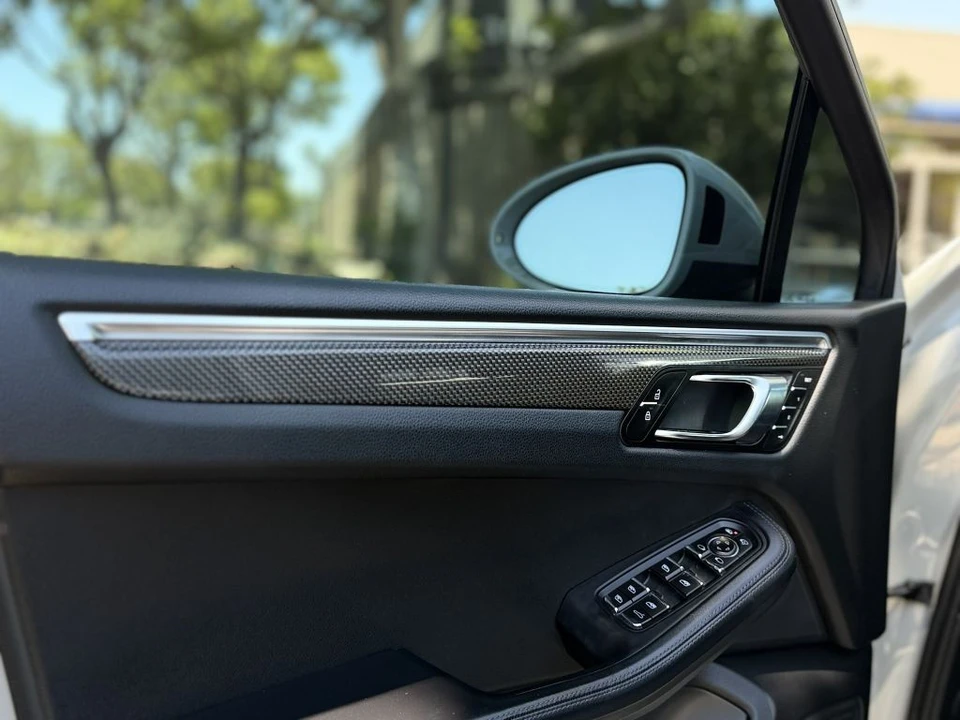 2020 Porsche Macan GTS - Image 12 of 31