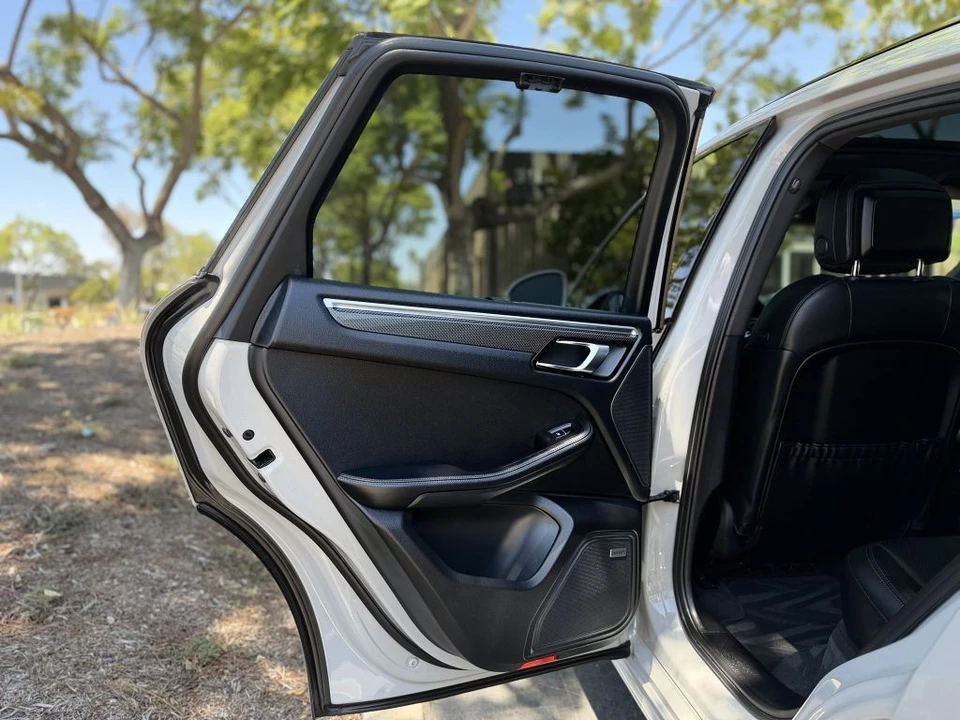 2020 Porsche Macan GTS - Image 18 of 31