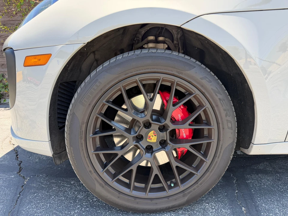 2020 Porsche Macan GTS - Image 18 of 31