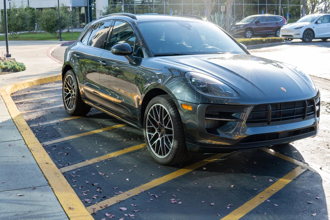 2020 Porsche Macan GTS - Image 9 of 31