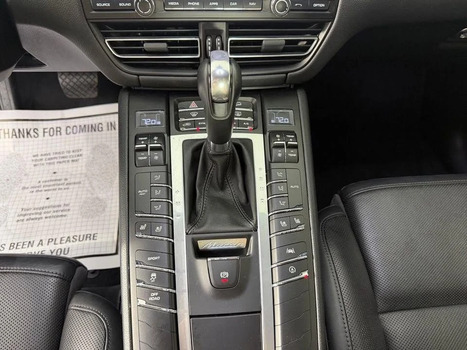 2020 Porsche Macan - Image 12 of 20
