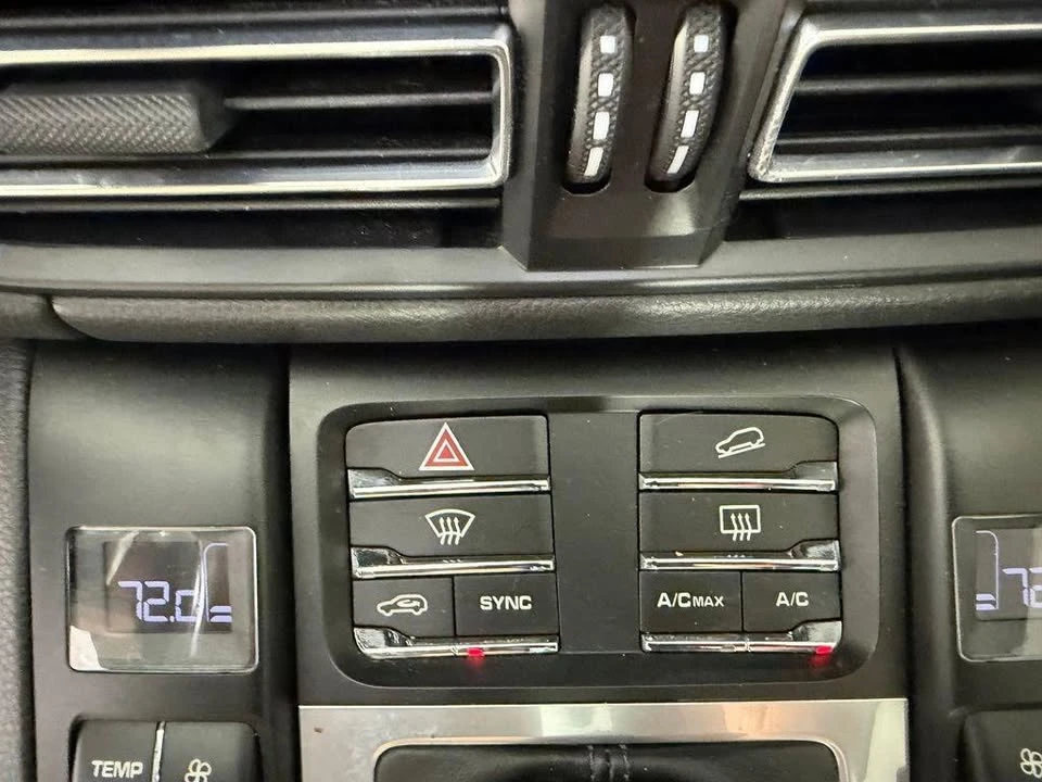 2020 Porsche Macan - Image 15 of 20