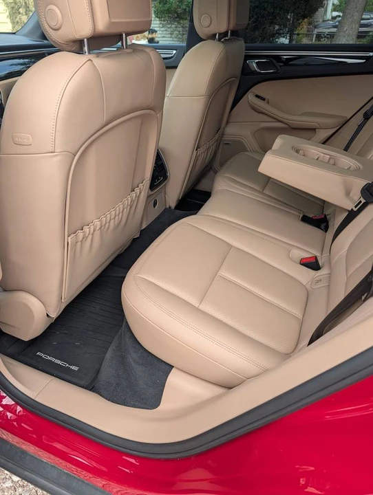 2020 Porsche Macan - Image 13 of 24