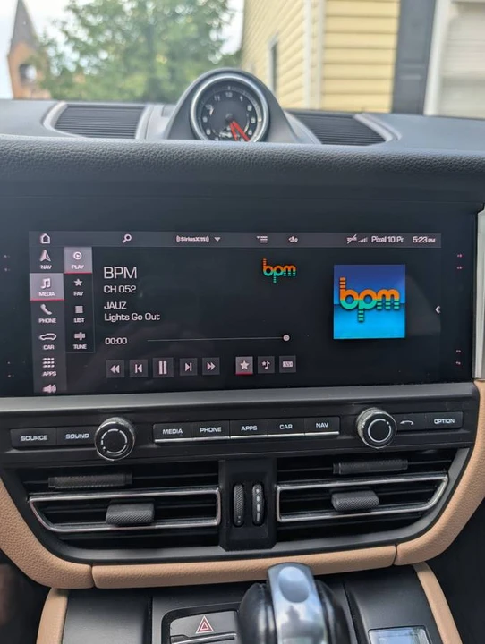 2020 Porsche Macan - Image 21 of 24