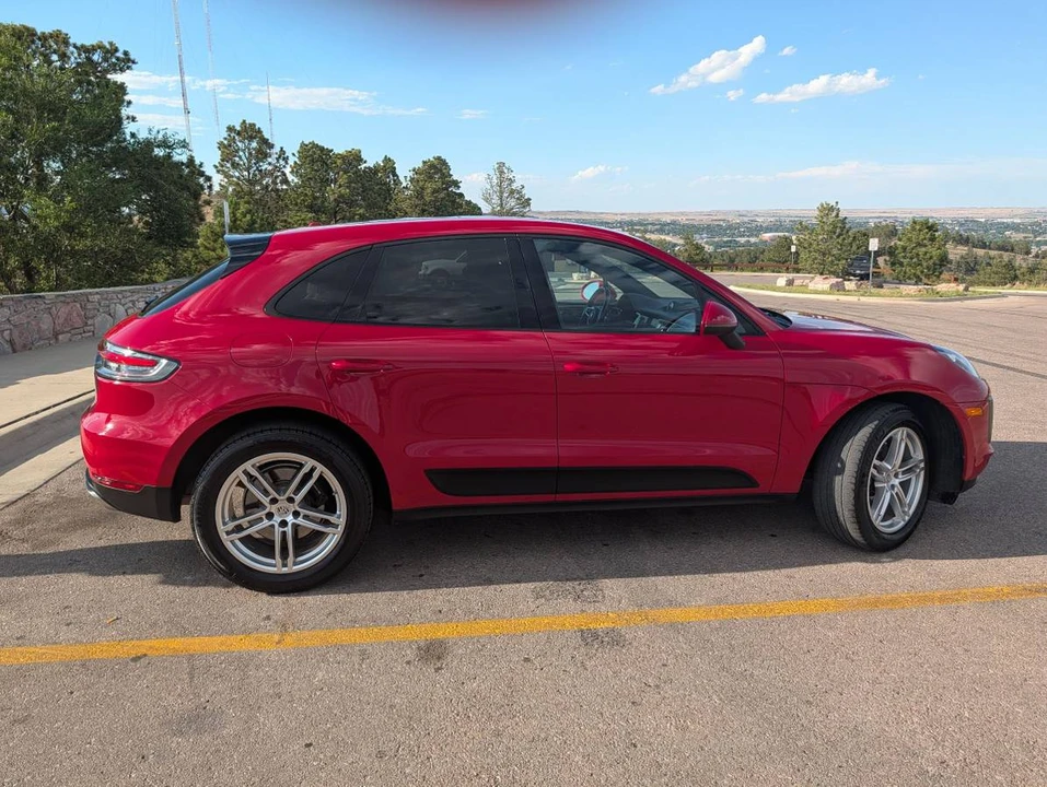 2020 Porsche Macan - Image 6 of 24