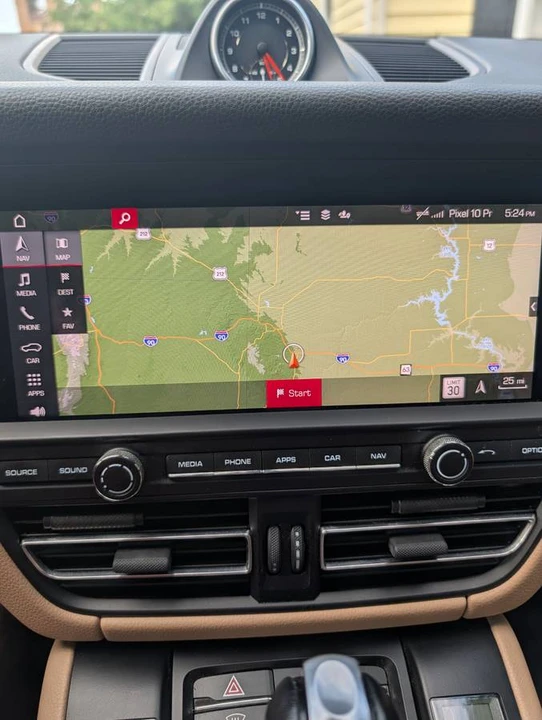 2020 Porsche Macan - Image 24 of 24