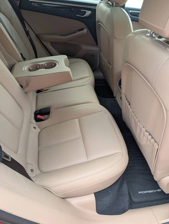2020 Porsche Macan - Image 14 of 24