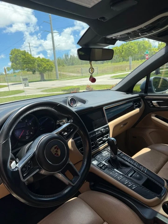 2020 Porsche Macan - Image 2 of 9