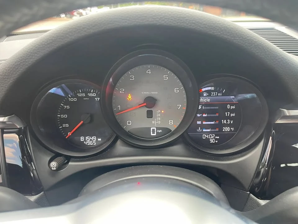 2020 Porsche Macan - Image 17 of 20