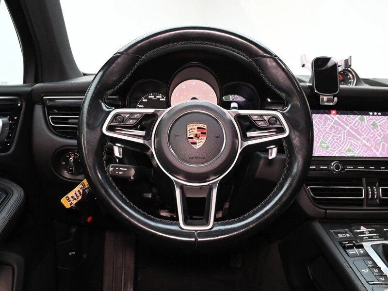 2020 Porsche Macan - Image 17 of 20