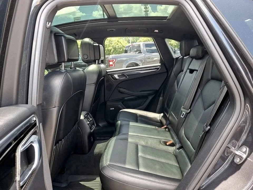 2020 Porsche Macan - Image 9 of 19