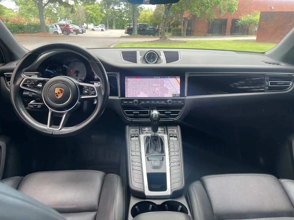 2020 Porsche Macan - Image 16 of 20