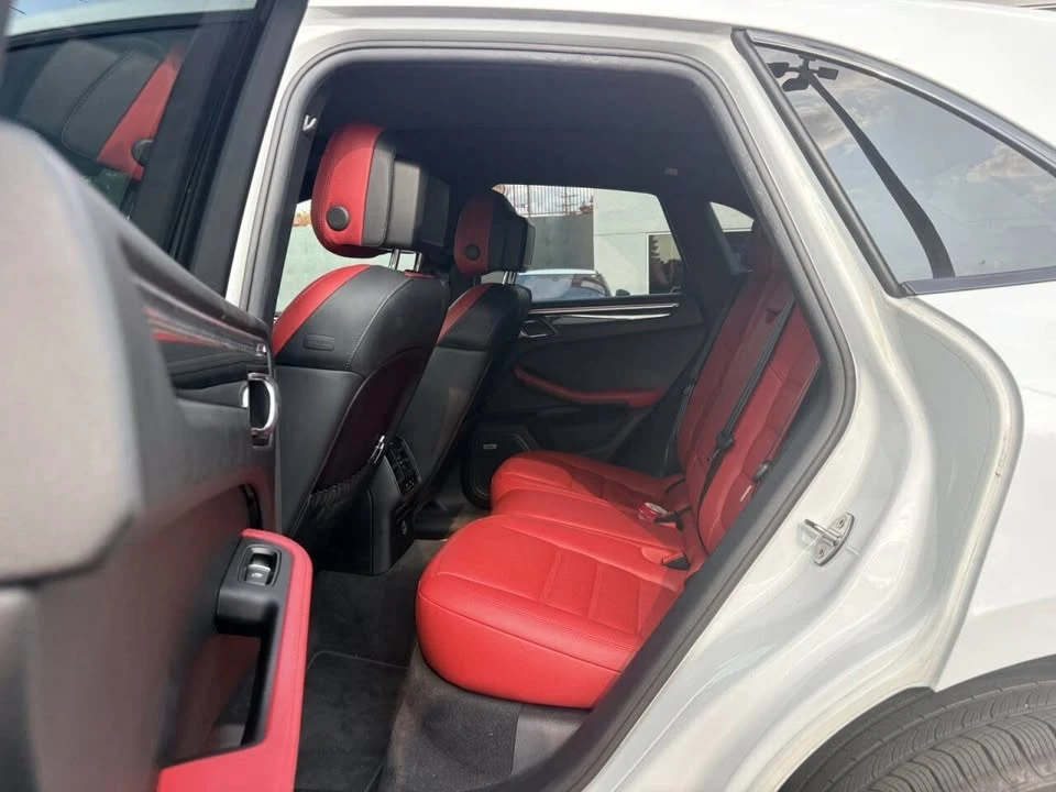 2020 Porsche Macan - Image 17 of 20