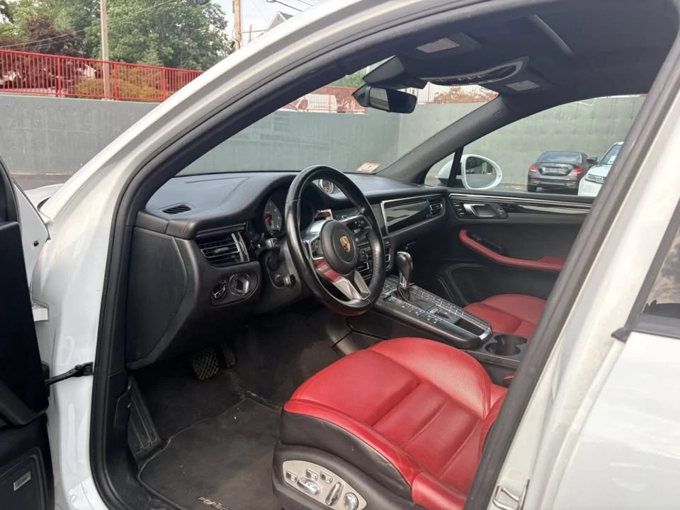 2020 Porsche Macan - Image 16 of 20