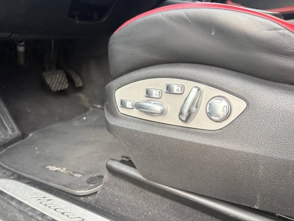 2020 Porsche Macan - Image 13 of 20
