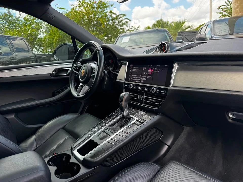 2020 Porsche Macan - Image 13 of 16