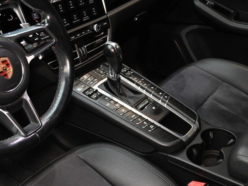 2020 Porsche Macan - Image 14 of 20
