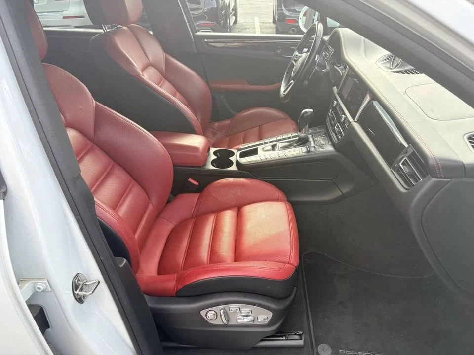 2020 Porsche Macan - Image 19 of 20
