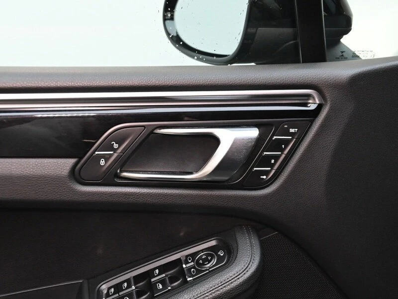 2020 Porsche Macan - Image 10 of 20