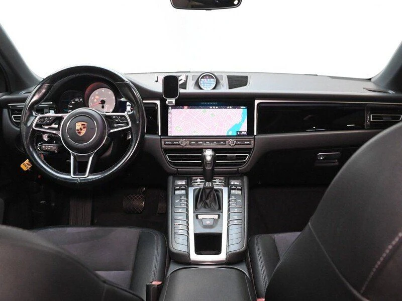 2020 Porsche Macan - Image 15 of 20