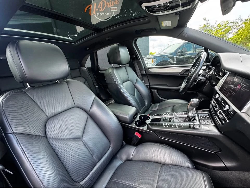 2020 Porsche Macan - Image 11 of 16