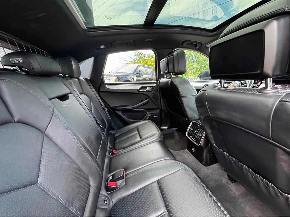 2020 Porsche Macan - Image 8 of 16