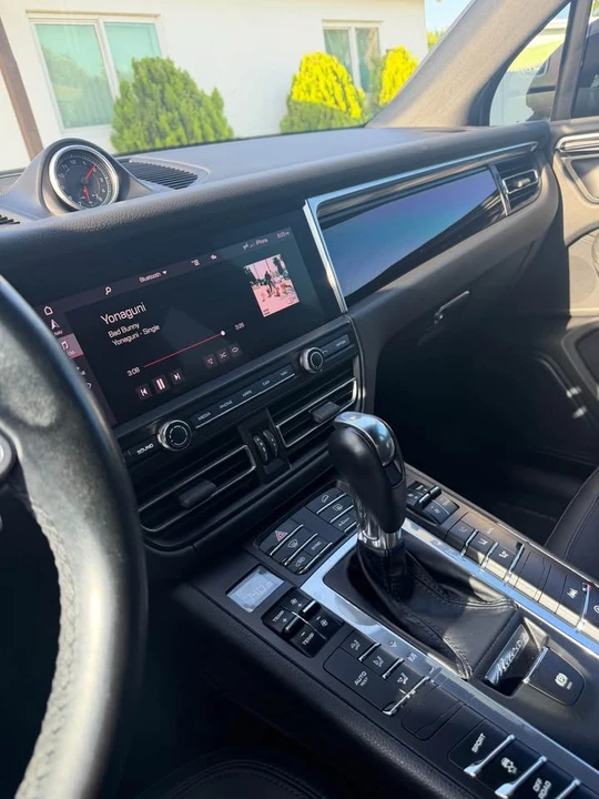 2020 Porsche Macan - Image 8 of 9