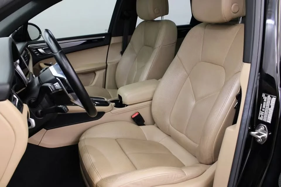 2020 Porsche Macan - Image 15 of 20