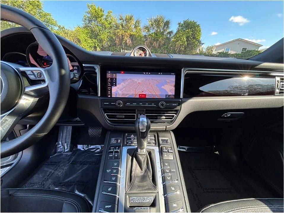 2020 Porsche Macan - Image 10 of 18