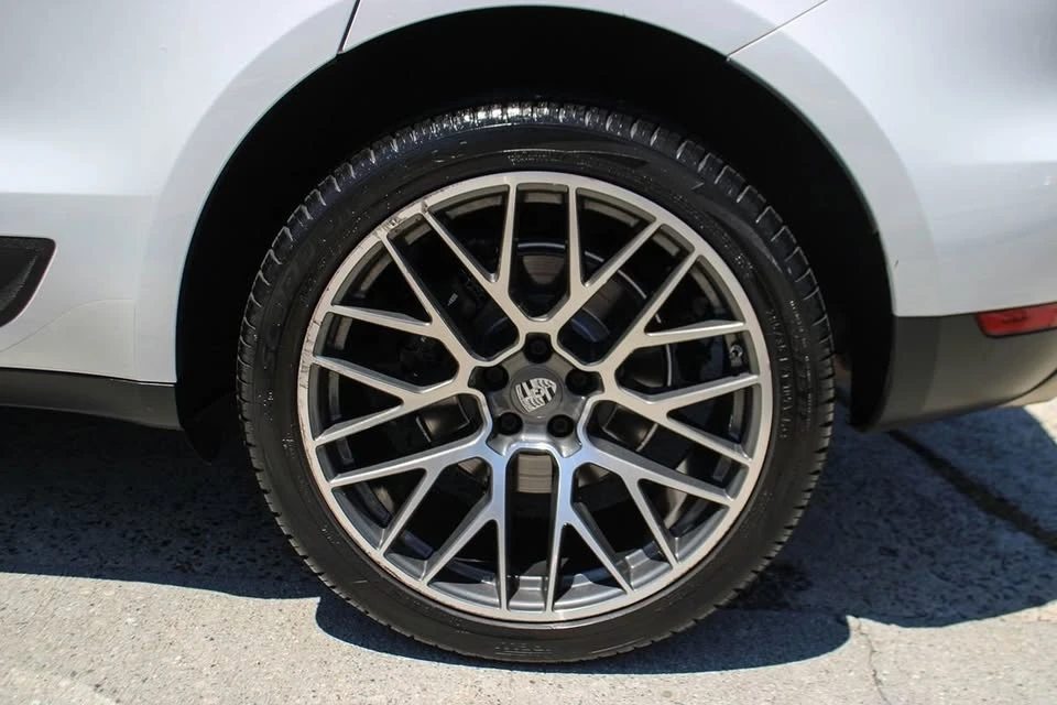 2020 Porsche Macan - Image 13 of 20