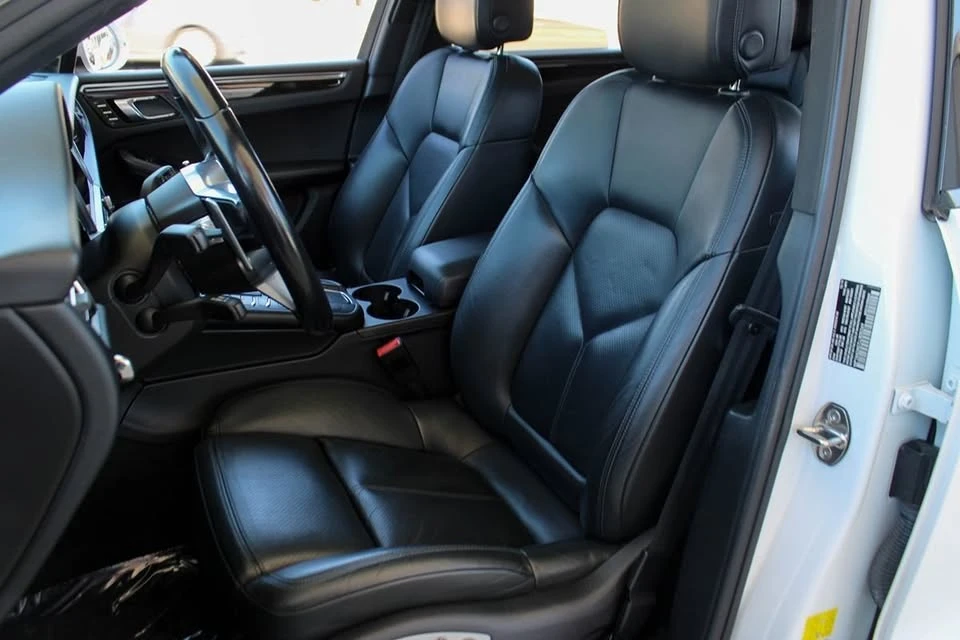 2020 Porsche Macan - Image 17 of 20