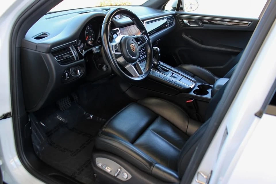 2020 Porsche Macan - Image 15 of 20