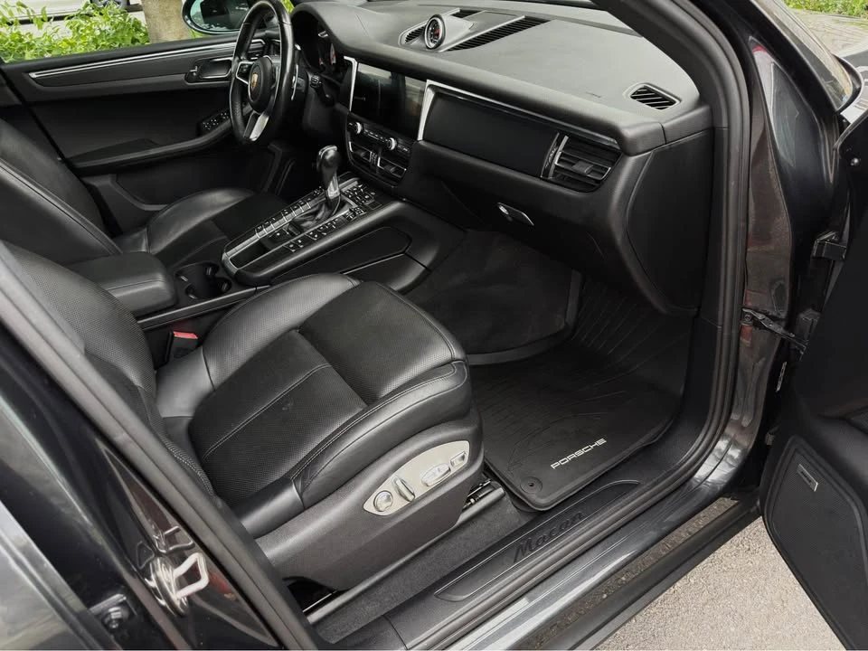 2020 Porsche Macan - Image 9 of 18