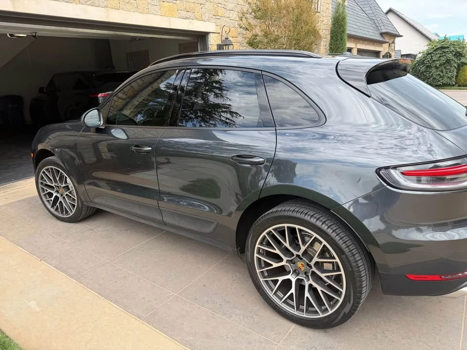2020 Porsche Macan - Image 8 of 10