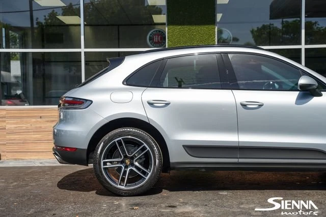 2020 Porsche Macan - Image 13 of 20