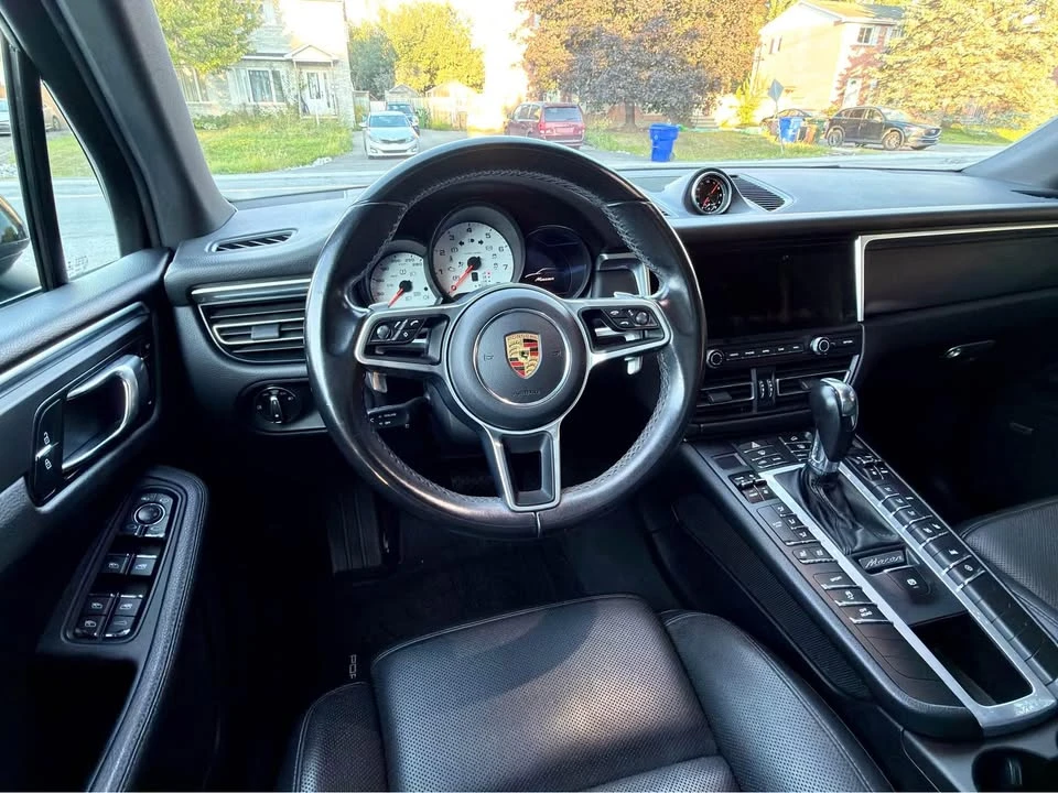 2020 Porsche Macan - Image 14 of 18