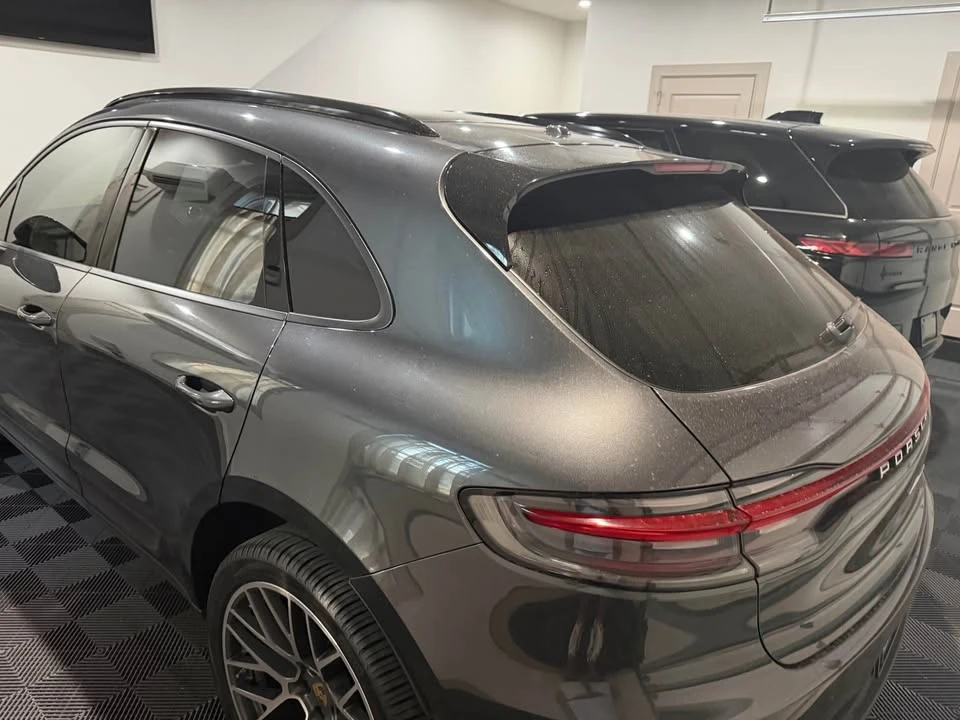 2020 Porsche Macan - Image 9 of 10