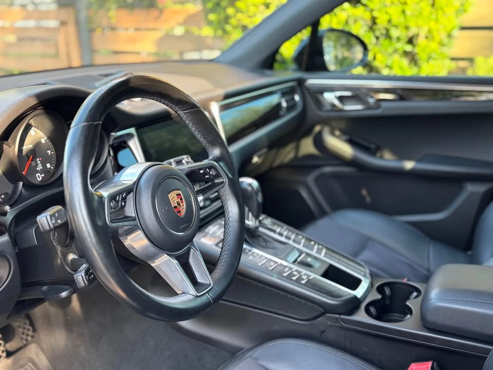 2020 Porsche Macan - Image 9 of 20