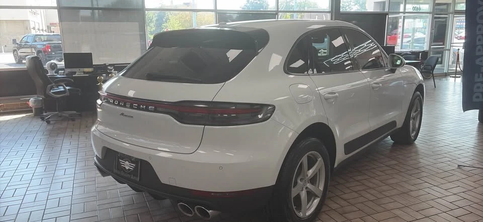 2020 Porsche Macan - Image 7 of 10