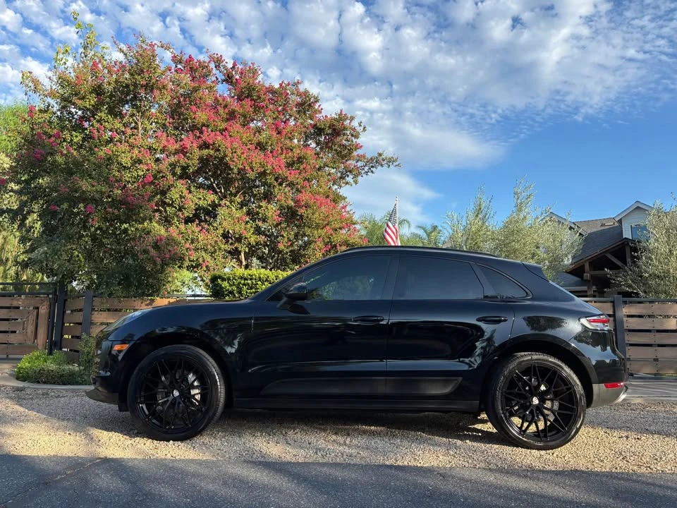 2020 Porsche Macan - Image 2 of 20