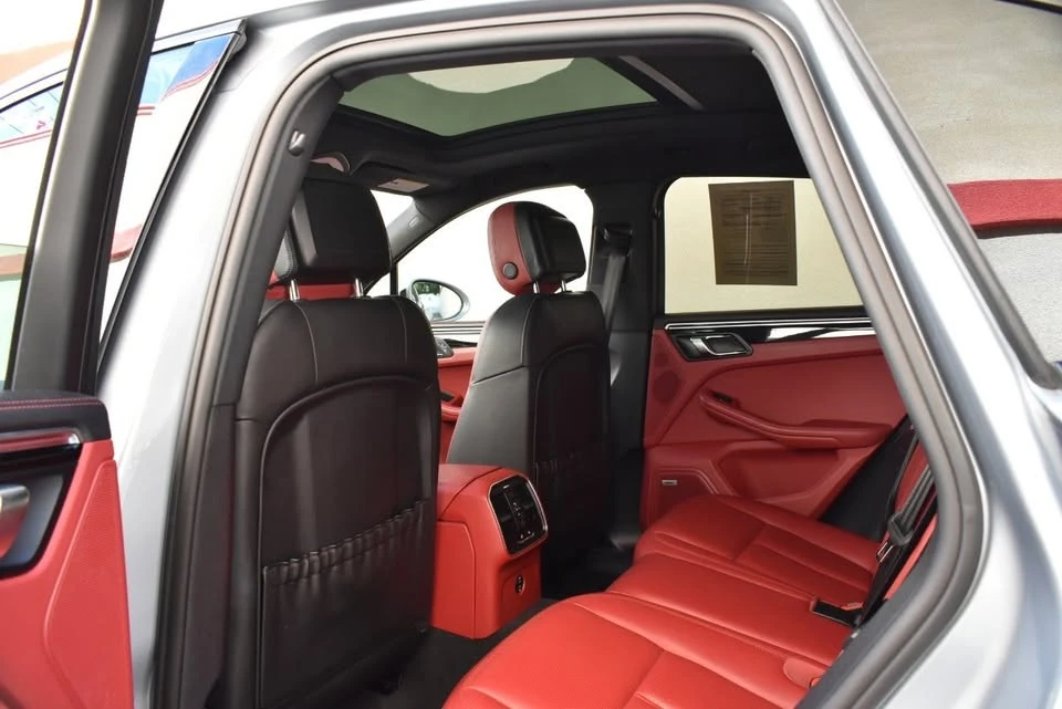 2020 Porsche Macan - Image 14 of 20