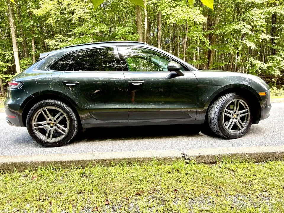 2020 Porsche Macan - Image 17 of 18