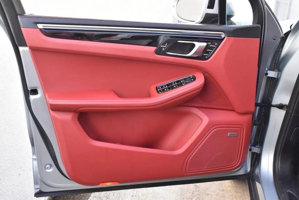 2020 Porsche Macan - Image 13 of 20