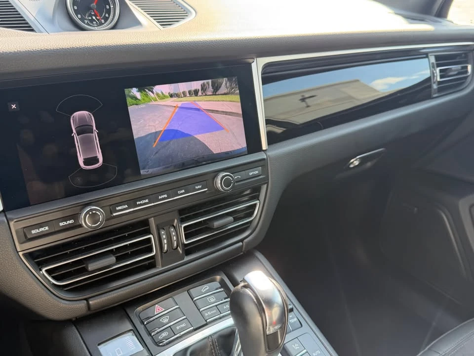 2020 Porsche Macan - Image 16 of 16