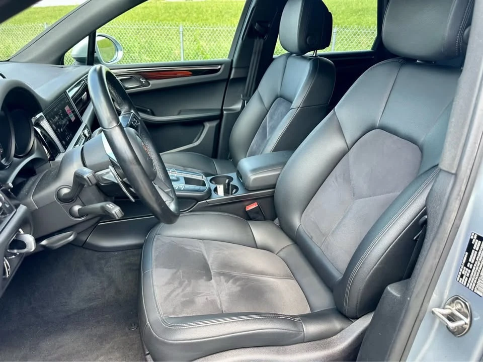2020 Porsche Macan - Image 12 of 16