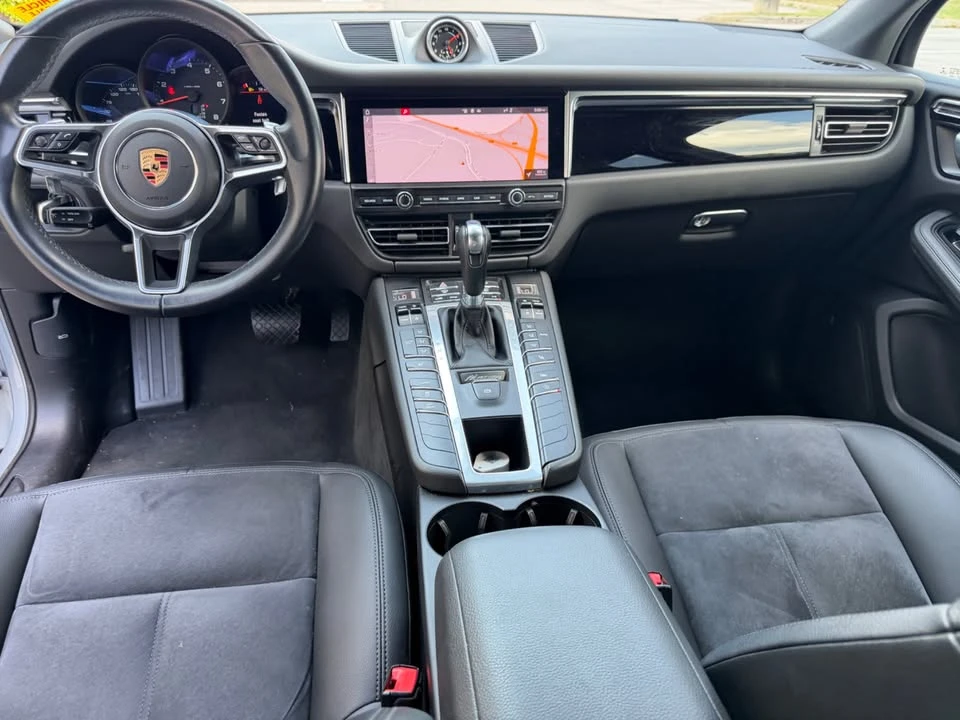 2020 Porsche Macan - Image 15 of 16