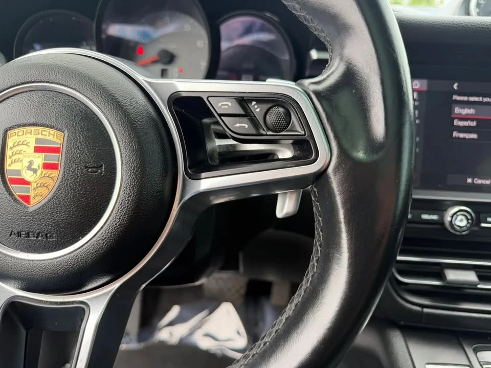 2020 Porsche Macan - Image 17 of 20
